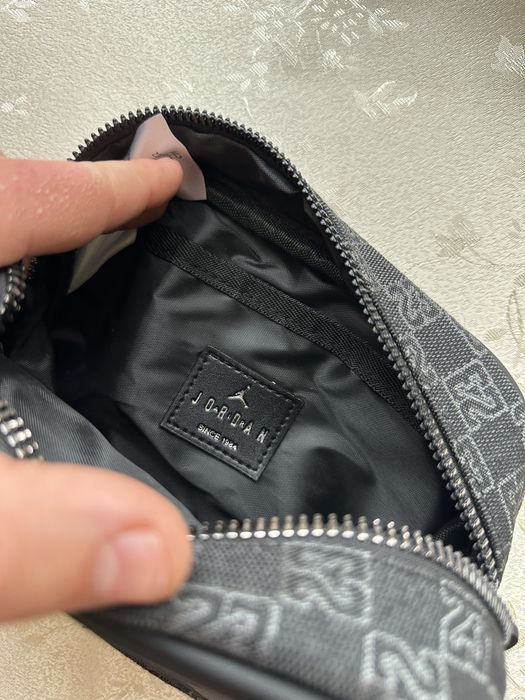 Сумка Air Jordan Monogram Crossbody | Nike, найк, джордан месенджер