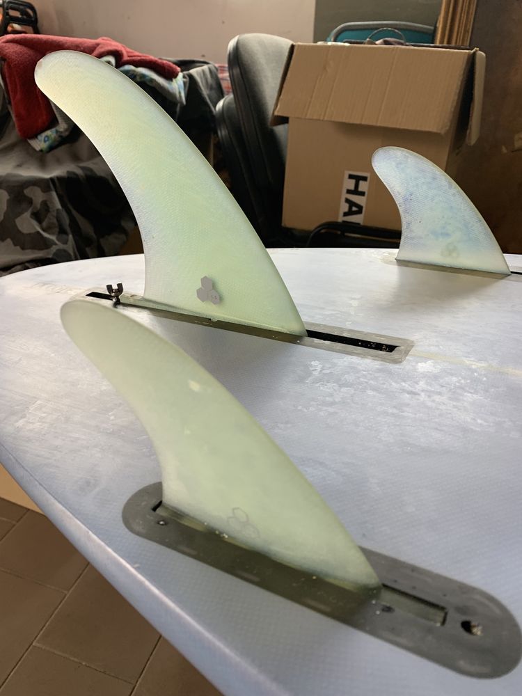 Prancha de surf pukas le cóte alex lorentz 7.0 mid lengh quilhas ci