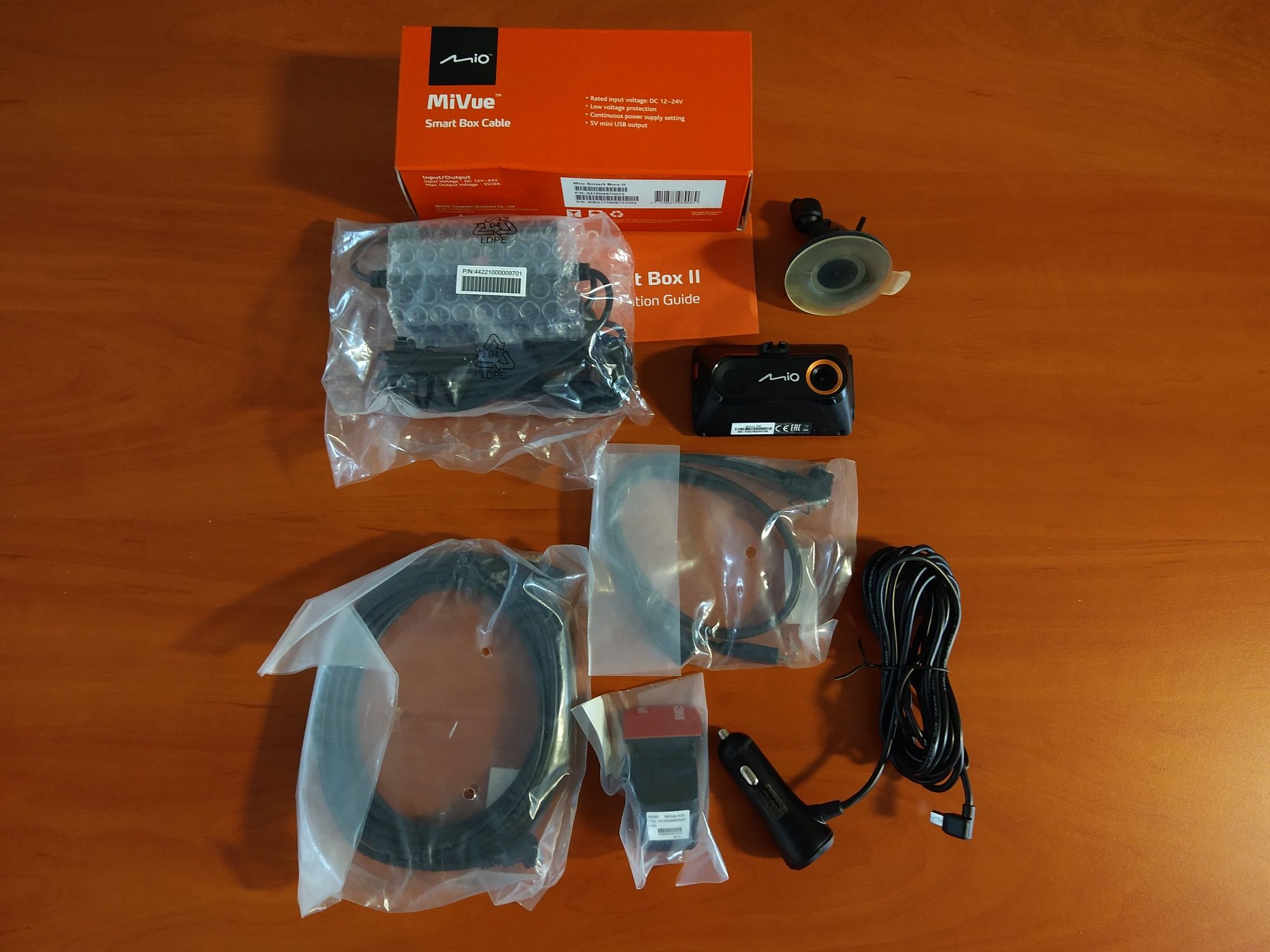 Kamera samochodowa rejestrator Mio MiVue 786 + tył A20 + Smart Box II