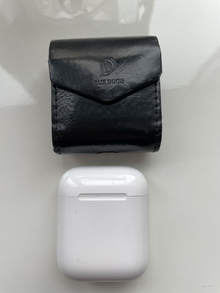Apple AirPods 1 покоління