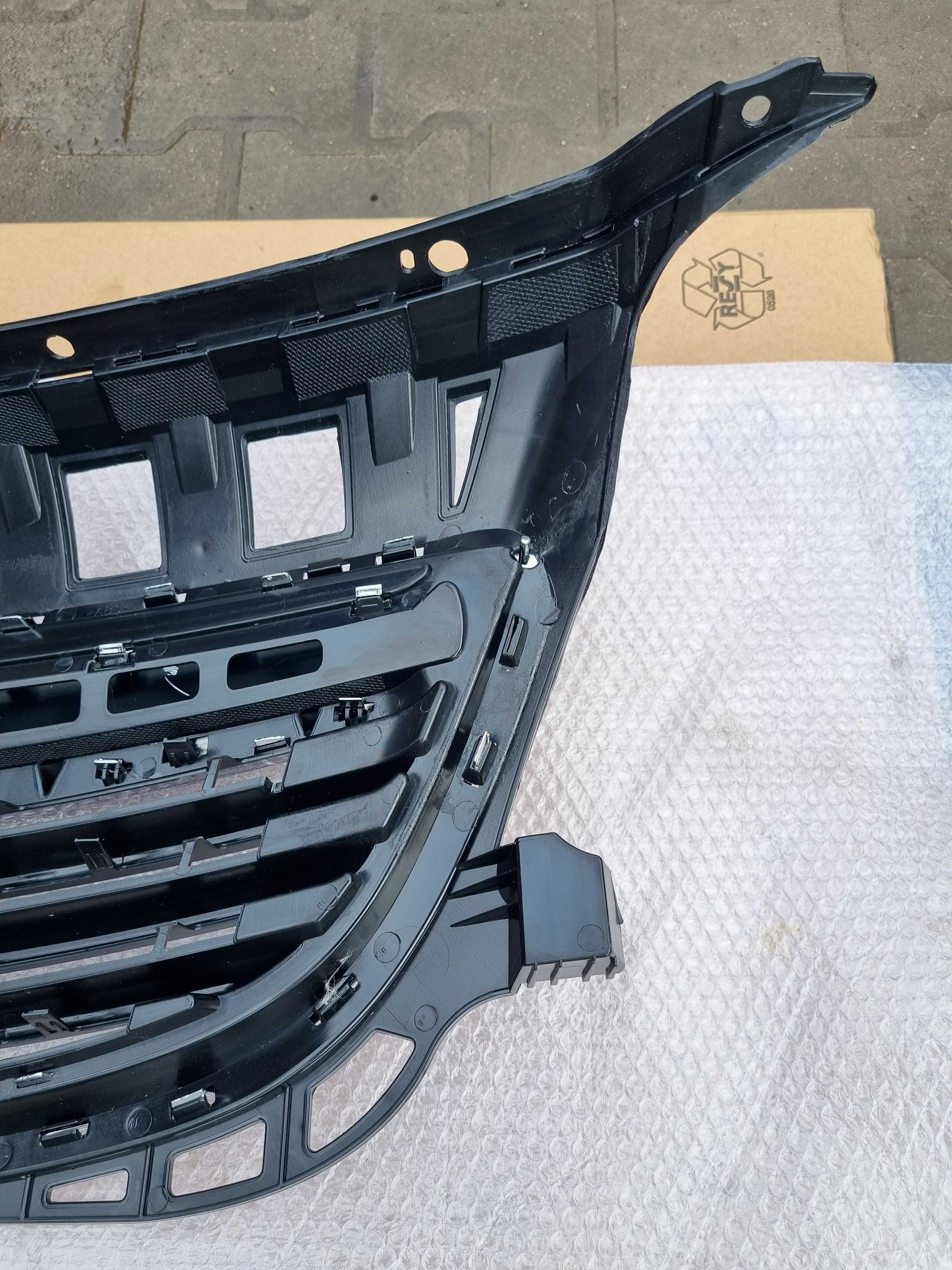 Opel Insignia A Lift Grill Atrapa Chłodnicy NEW!!! Europa