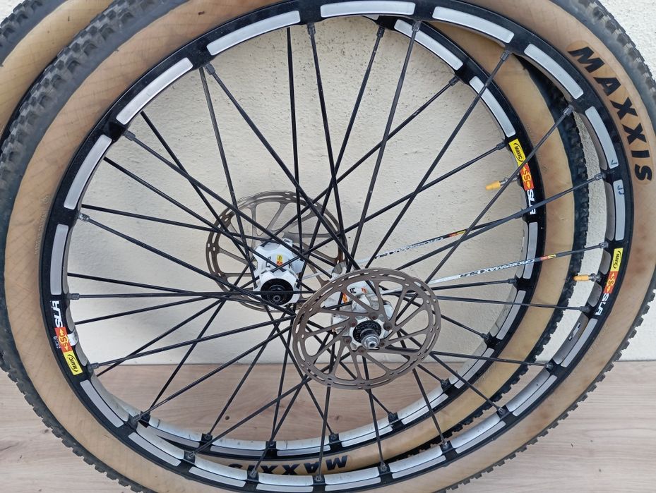 J-Bikes Rodas 29 BTT Mavic Crosmax SLR / Mavic Crosmax ST