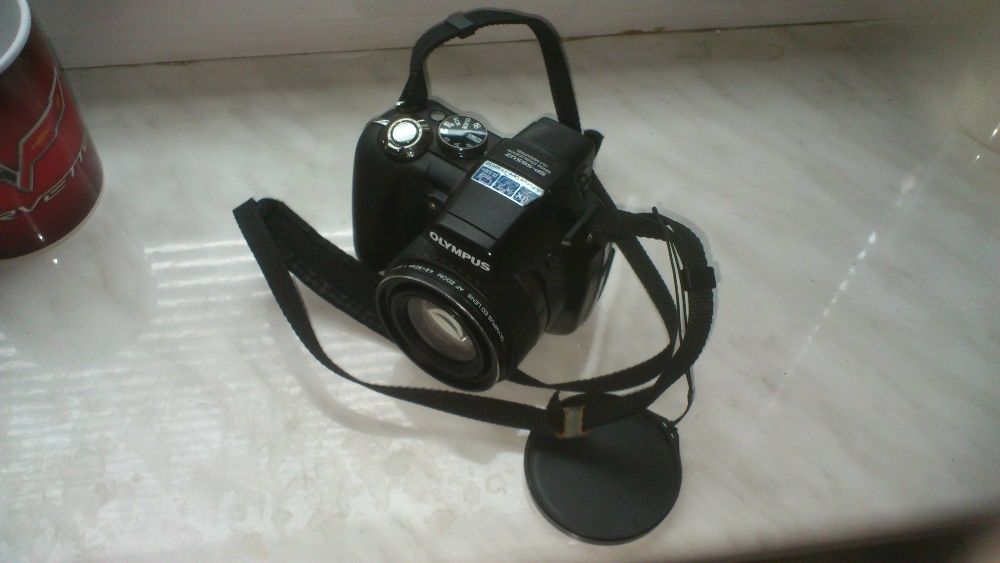 Cyfrowy aparat fotograficzny Olympus SP-565 UZ