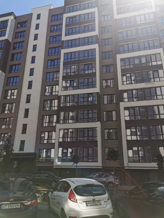 4-к. квартира-сирець у новобудові, 96 м.кв, і/о, вул. Сєченова