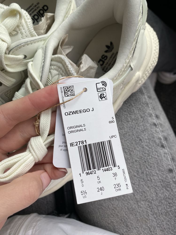 Кросівки adidas ozweego, оригінал, розмір 38