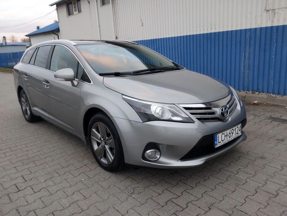 Toyota Avensis ,Lift, Niski przebieg 154 tyś, 2015rok, Panorama, 2.0 D-4D