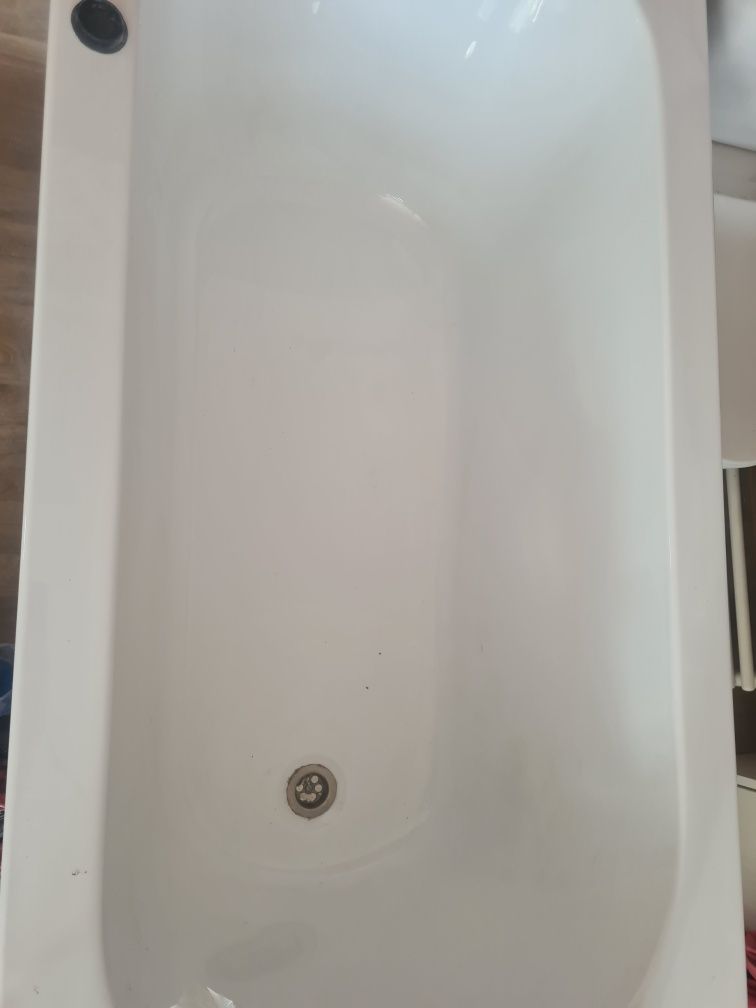 Bojler50l.Wanna140x70.Wc wolnostojace.