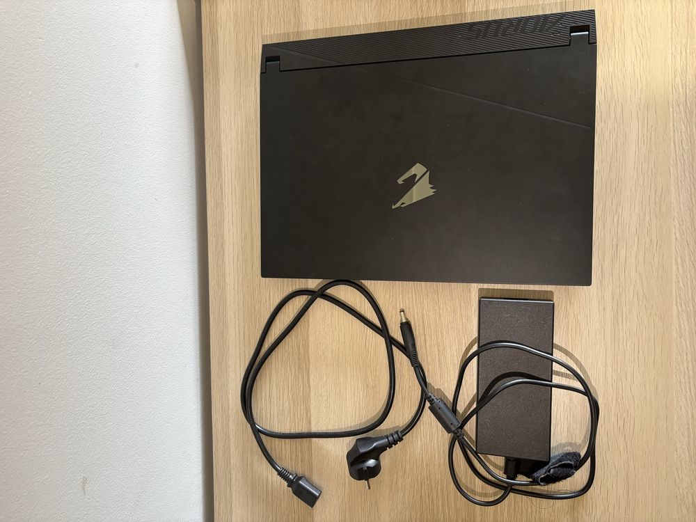 Portátil Gigabyte AORUS 15 BSF-73PT754SH