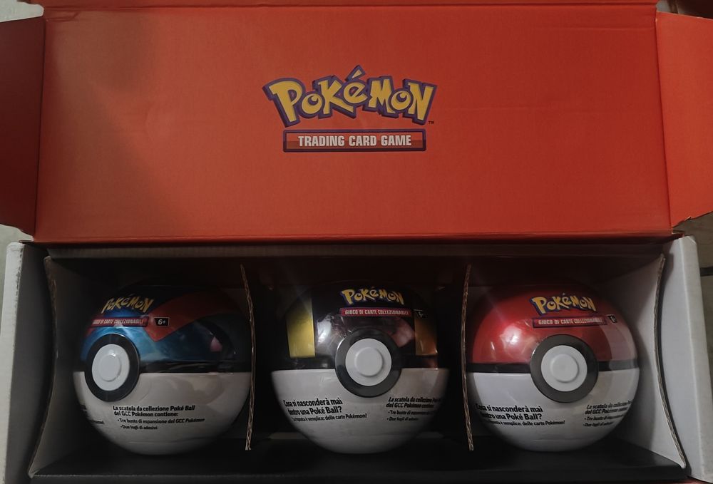 Pokémon Trading Card Game Poké Ball Tin Bundle