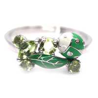 Кольцо с зеленым перидотом и эмалью, серебро 925 пробы, размер 8,5
