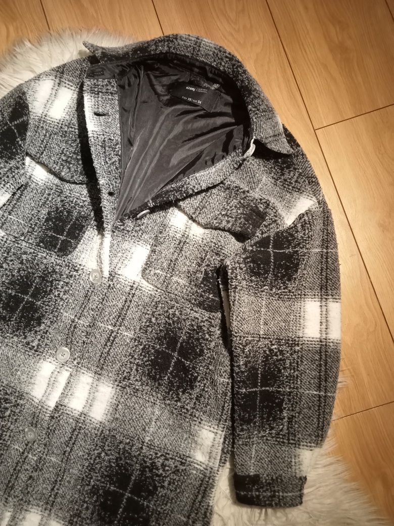 płaszcz oversize w kratę koszulowy polarowy Sinsay S