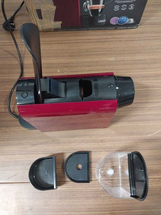 Automatyczny ekspres ciśnieniowy na kapsułki Bialetti Gioia CF90