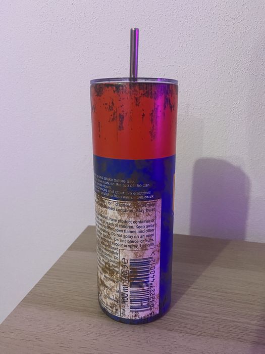 Copo térmico com padrão sujo WD-40