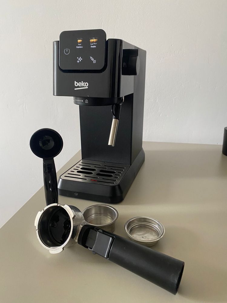 Ekspres Ciśnieniowy Beko CaffeExperto CEP5302B
