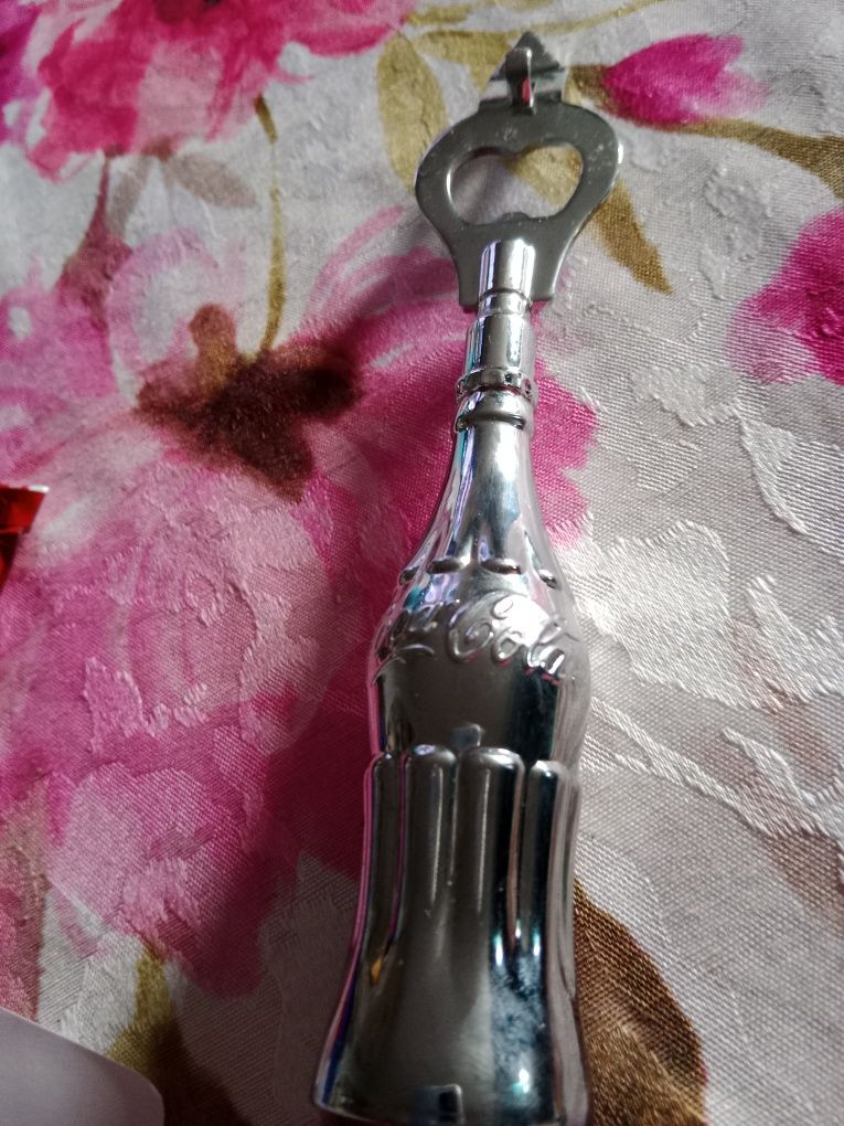Otwieracz coca cola