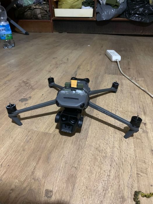 Квадрокоптер DJI Mavic 3 Pro