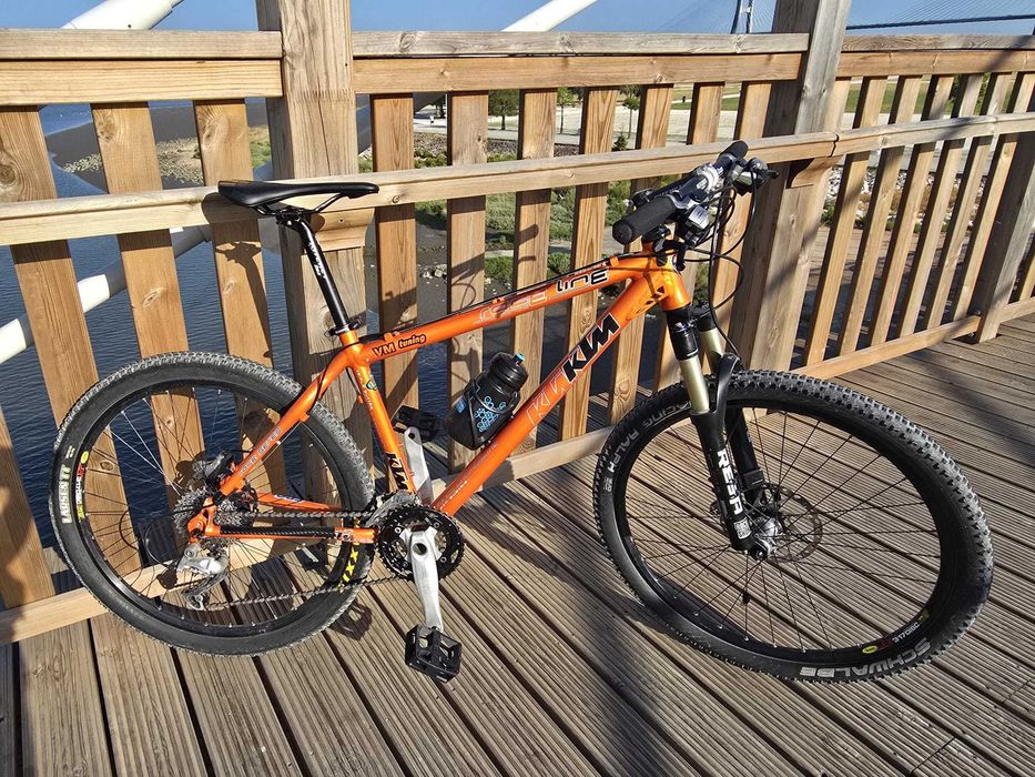 KTM Race Line 26" hardtail • RockShox Reba • Shimano XT hidráulico 3×9