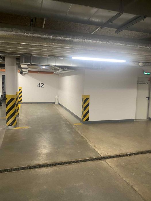 Wynajmę miejsce parkingowe w garażu na strzeżonym osiedlu Gdynia/Sopot