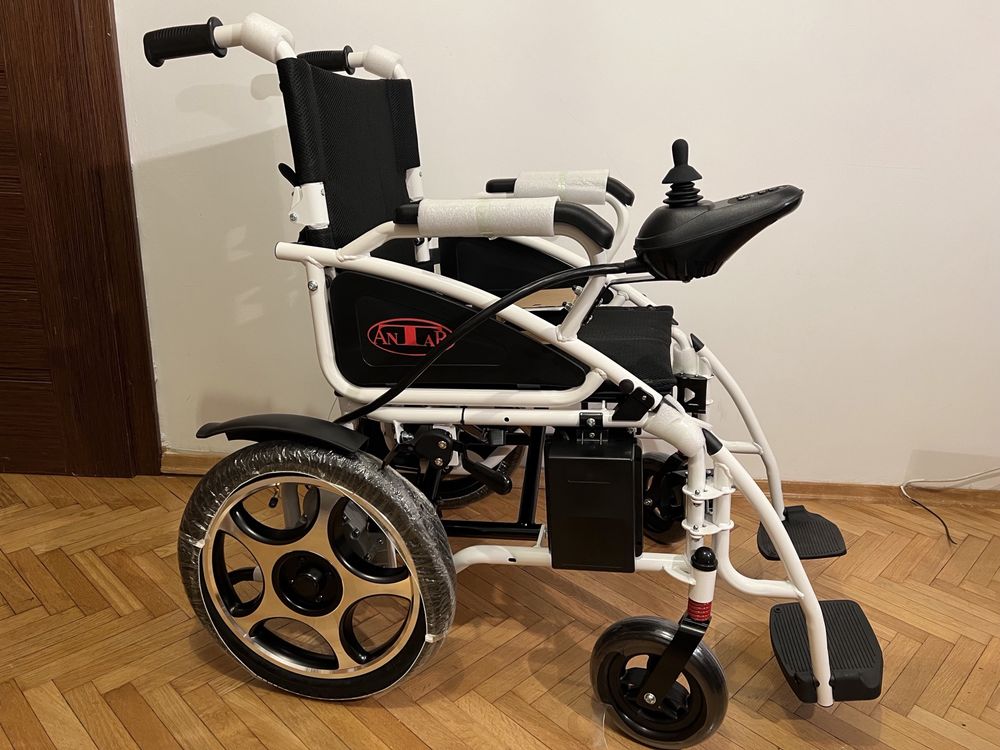 Wózek inwalidzki elektryczny ANTAR AT52304
