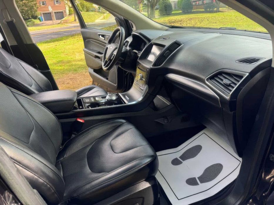 Ford Edge Titanium      2019