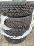 Opony zimowe komplet felgi M + S 175/65 R15 84T