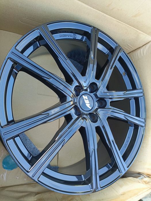 Nowe felgi aluminiowe AEZ 8jx20 5x108 et49,5 Ford Volvo