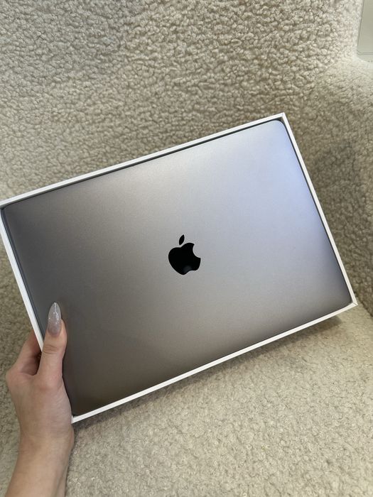 Used MacBook Air 13 M1 8/256 gb Space