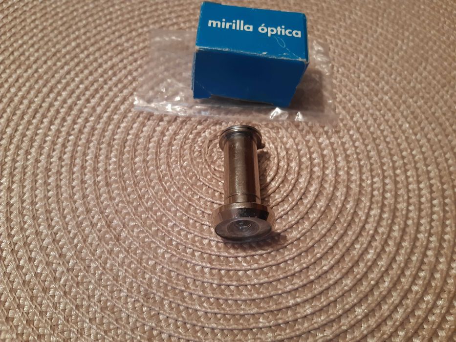 Wizjer do drzwi szerokokątny-regulowany.