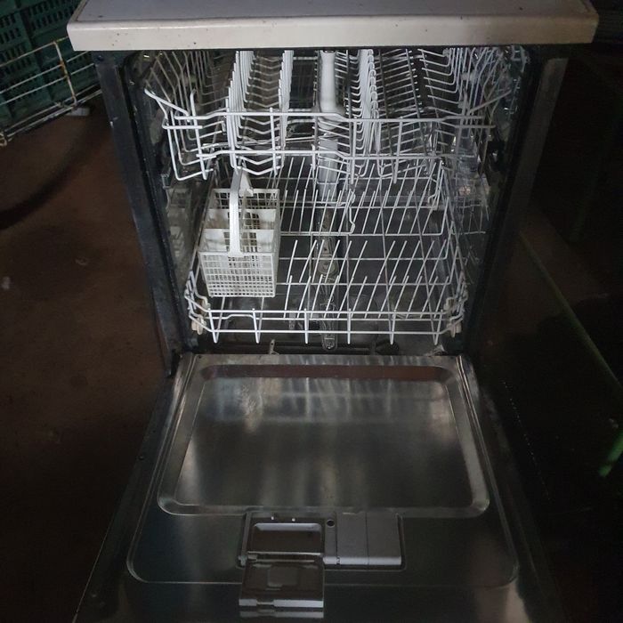 .....Maquina lavar. Loica