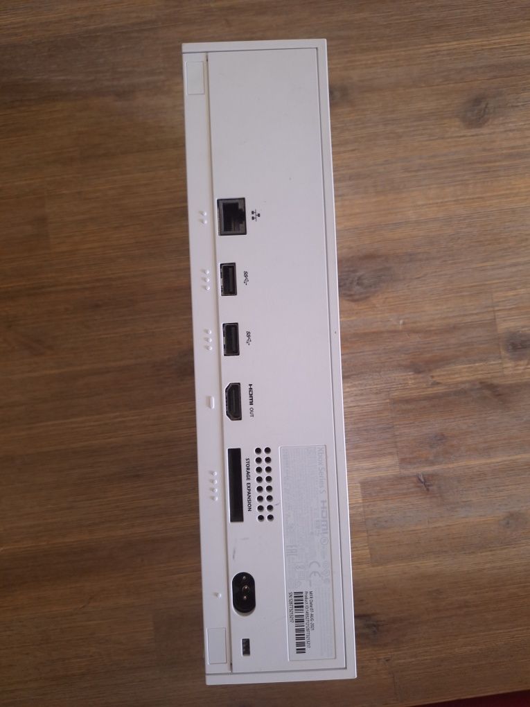 Майже як нова Xbox series S 512gb та 2 джойстика