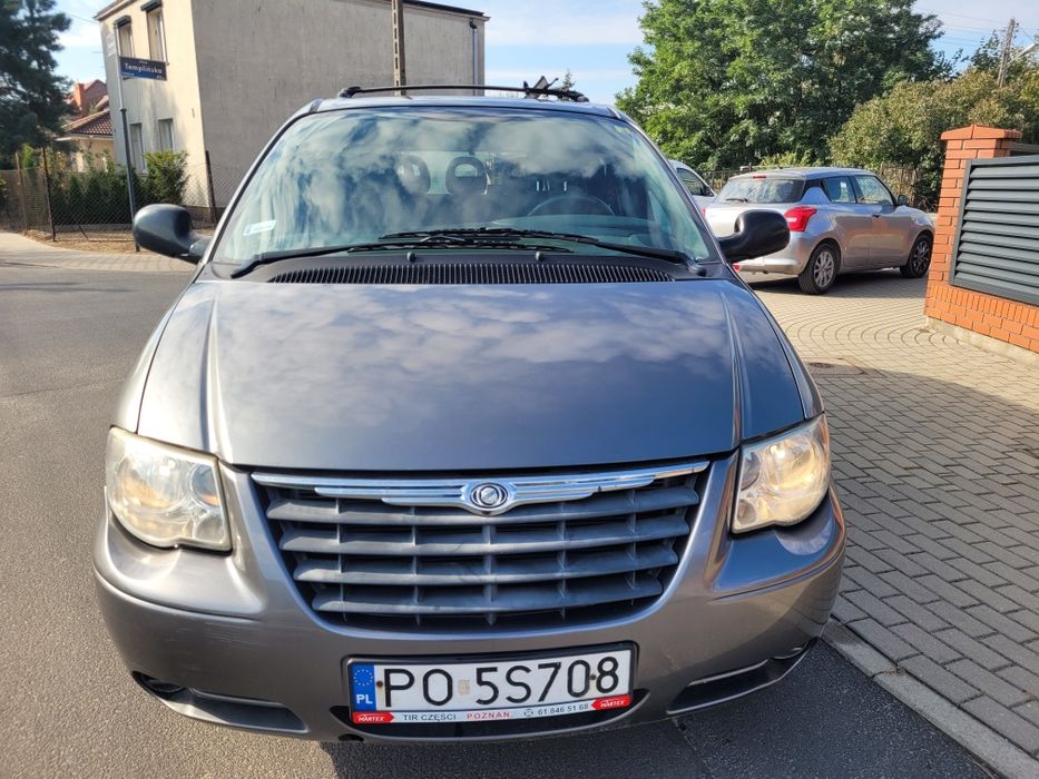 Chrysler Voyager 2.4 benzyna/ lpg  7-osób