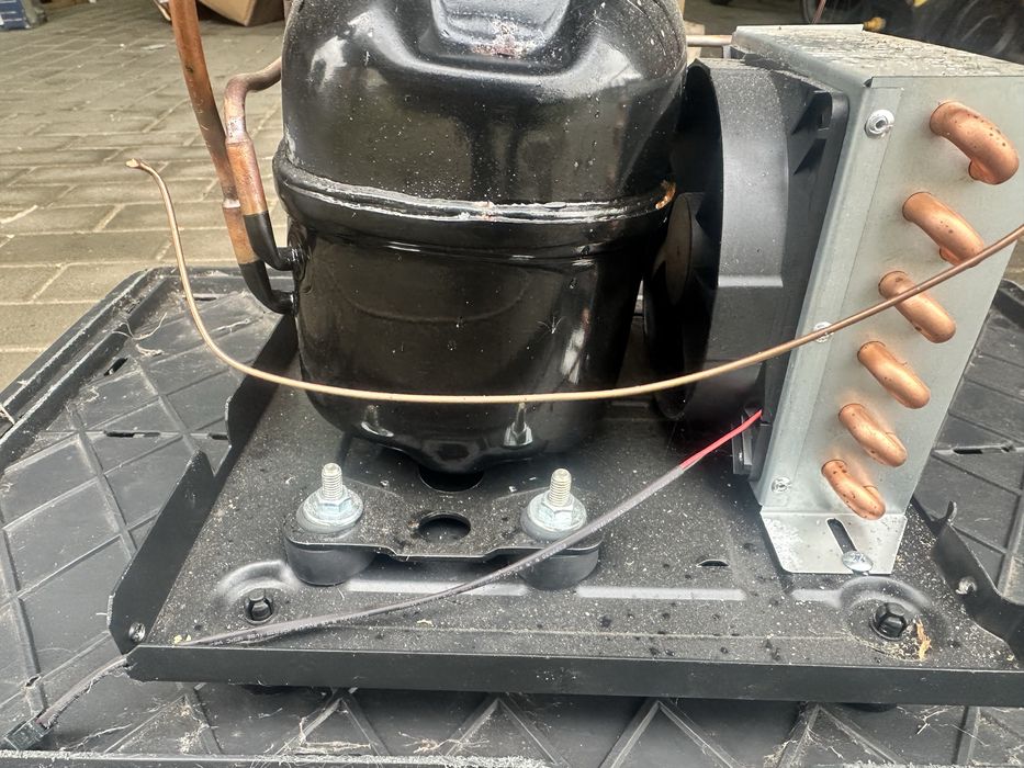 Sprężarka agregat kompresor +  chłodnica z wentylatorem