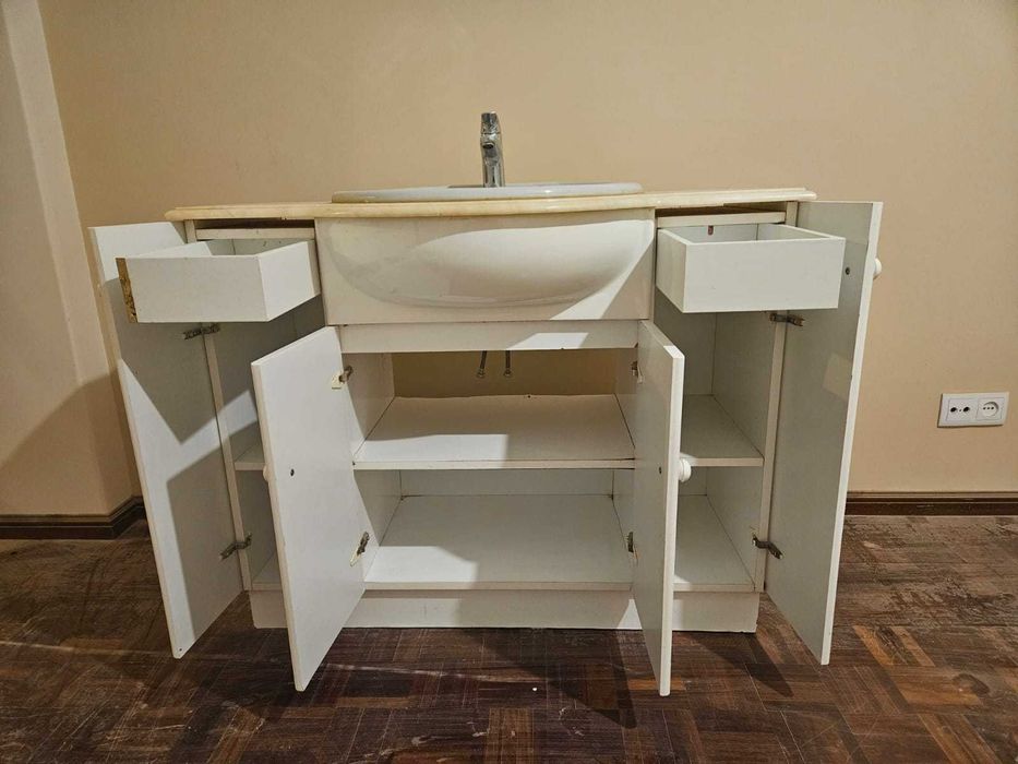 Móvel WC com lavatório e com tampo em pedra