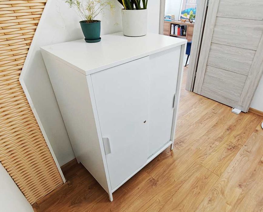 Pojemna, zamykana szafka IKEA TROTTEN 80x55x110 cm – jak nowa!