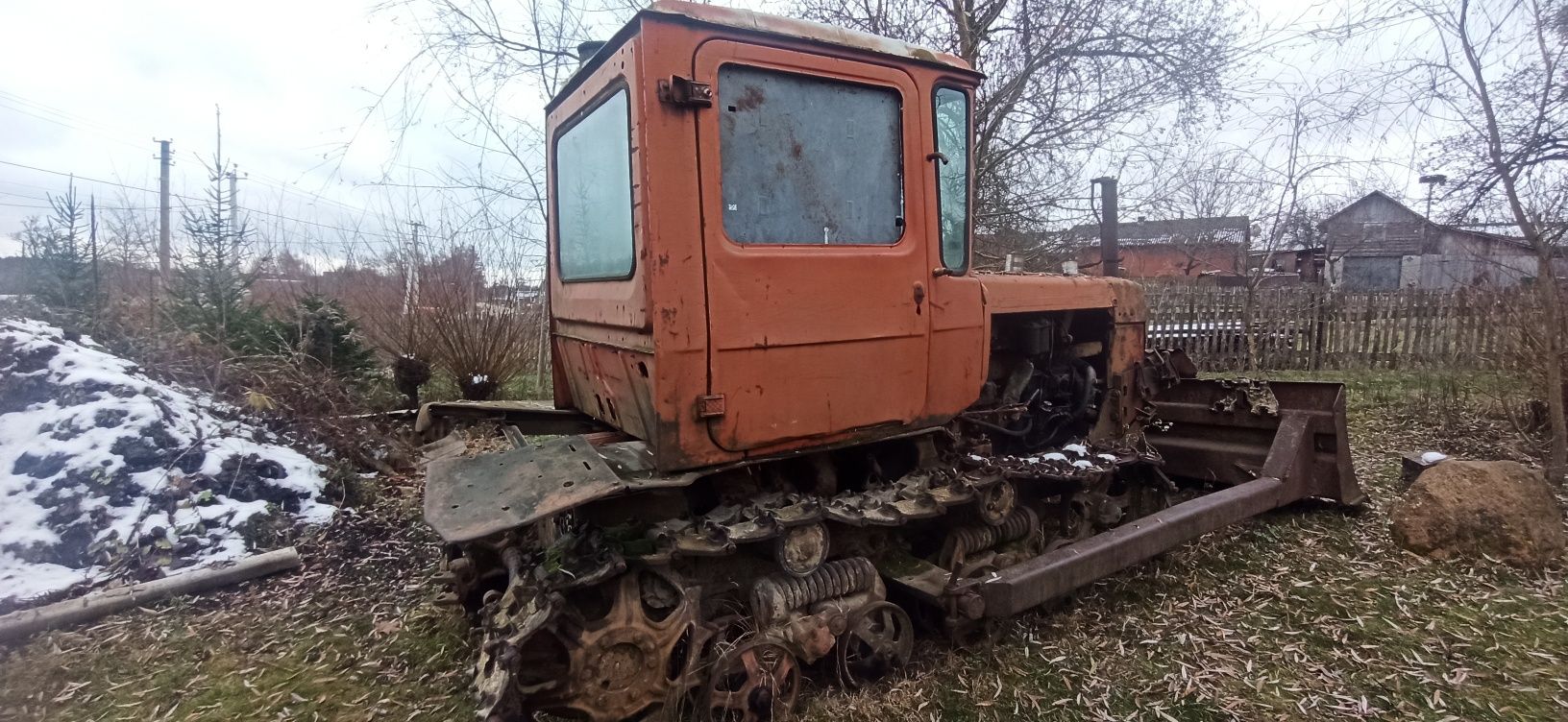 ДТ 75

ДТ-75 — гусеничний сільськогосподарський трактор загального при