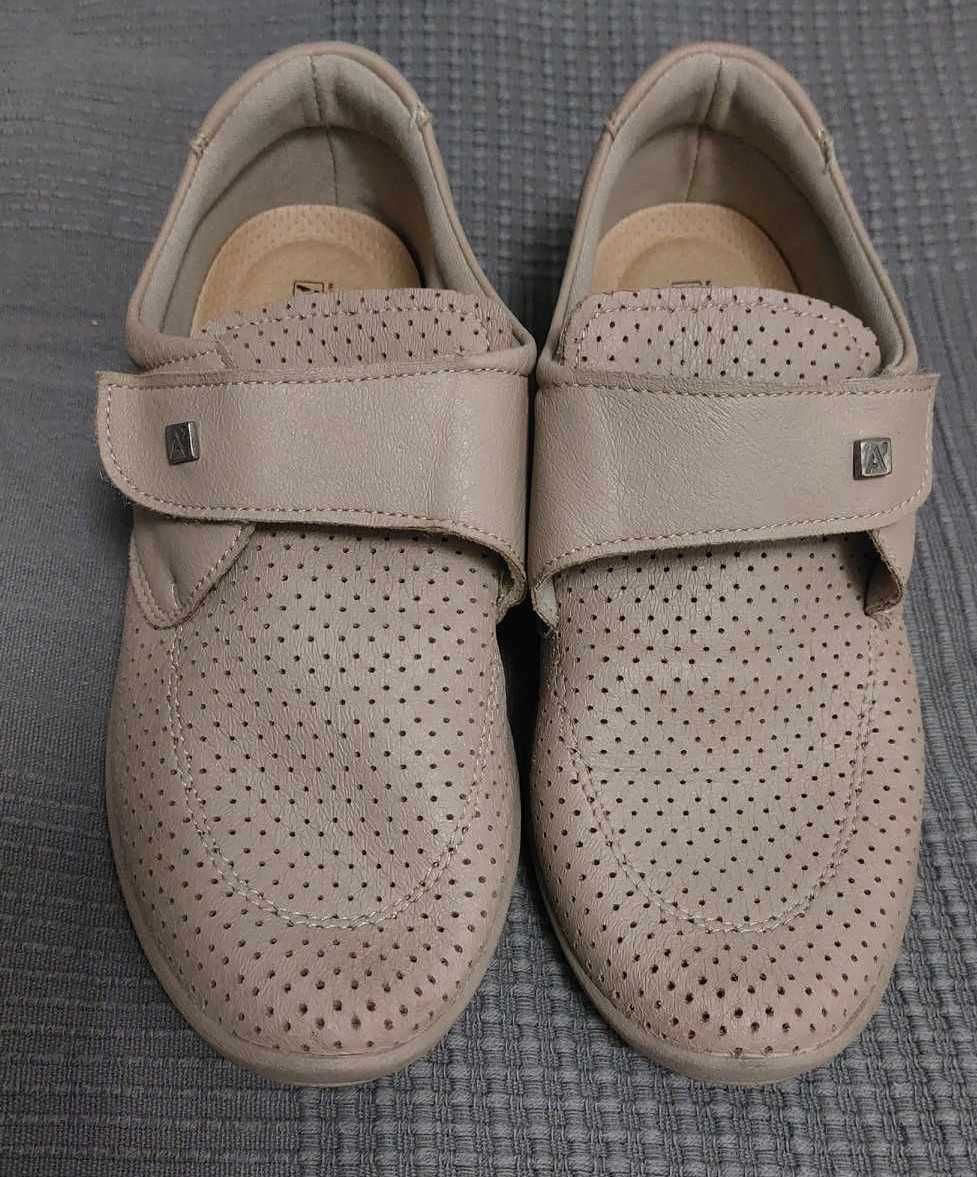 Vende-se Sapatos Ortopédicos