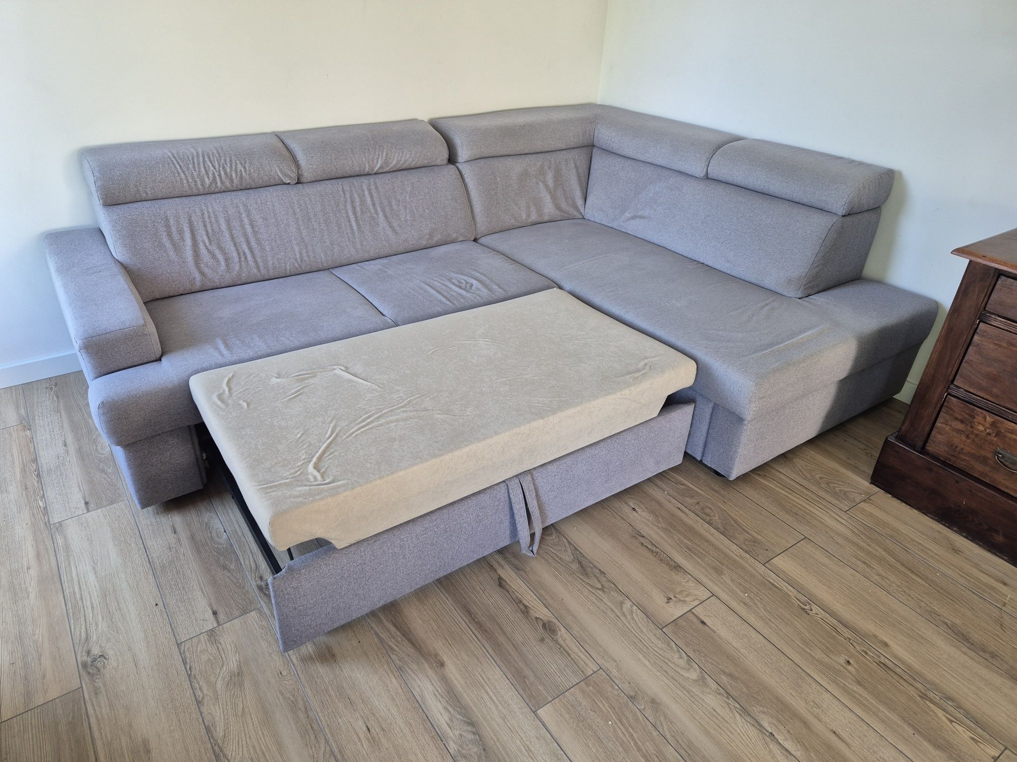 Sofa z funkcją spania z szufladą na pościel
