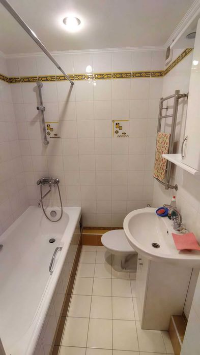 Довженка 16-Б - простора квартира біля парку — для комфортного життя!