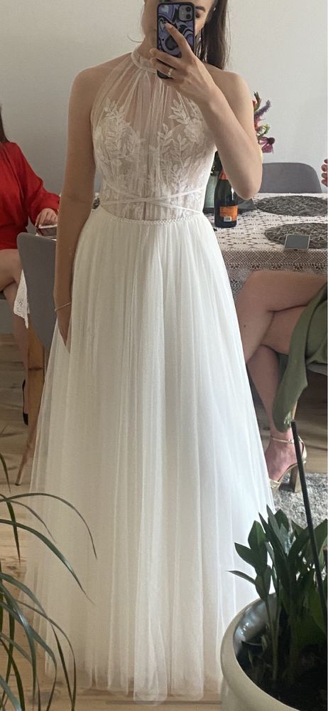 Suknia ślubna rozkloszowana zakryta z golfem Demi kobieca