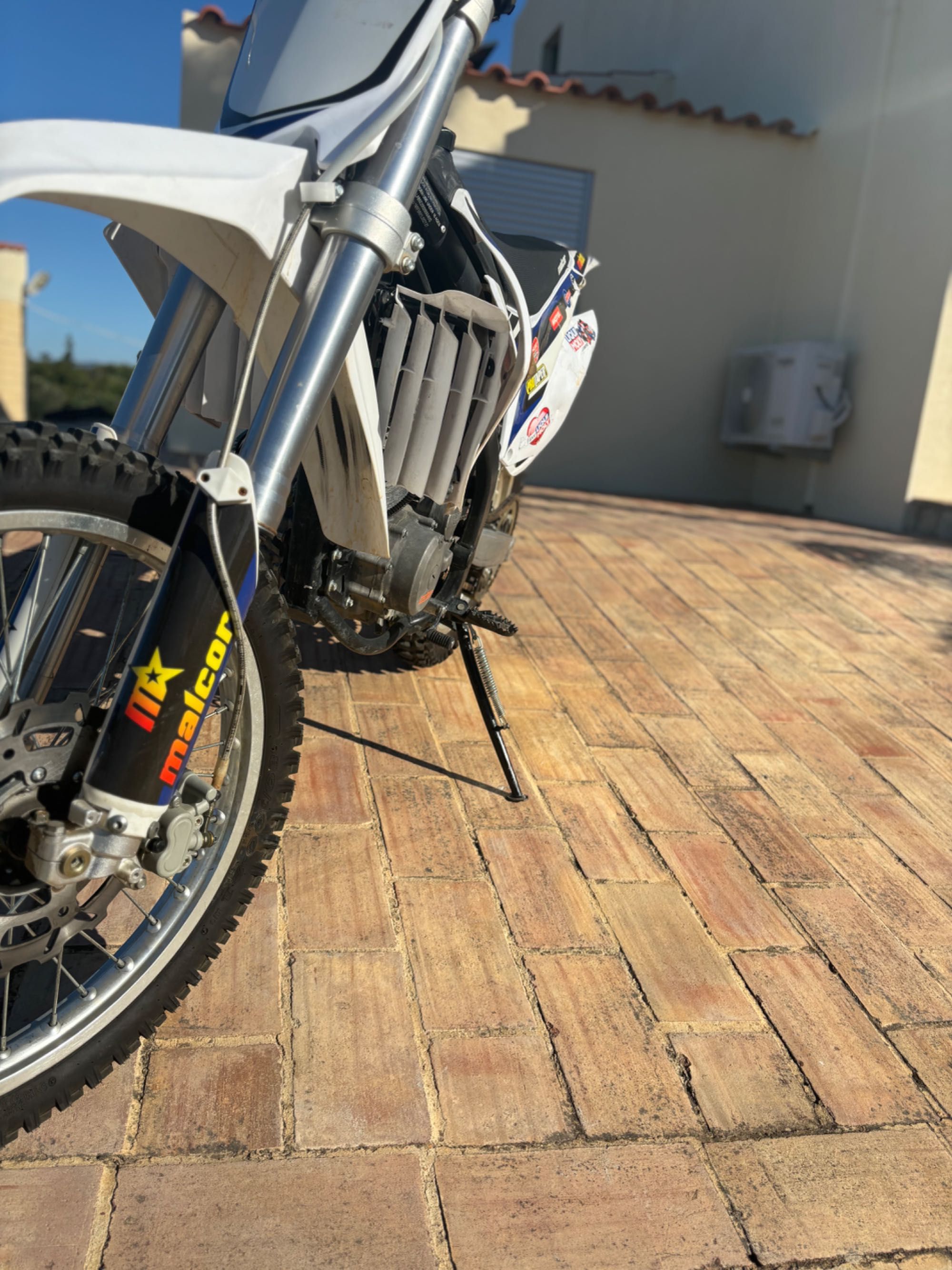 Malcor 250cc 4T – Mota de trilhos em bom estado – Pronta a andar!