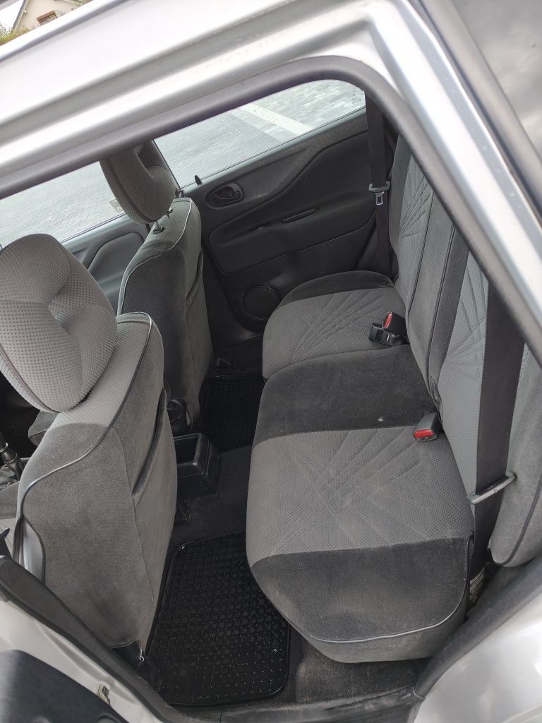 Mitsubishi spacer star 1,6 klima 136 tyś przebiegu