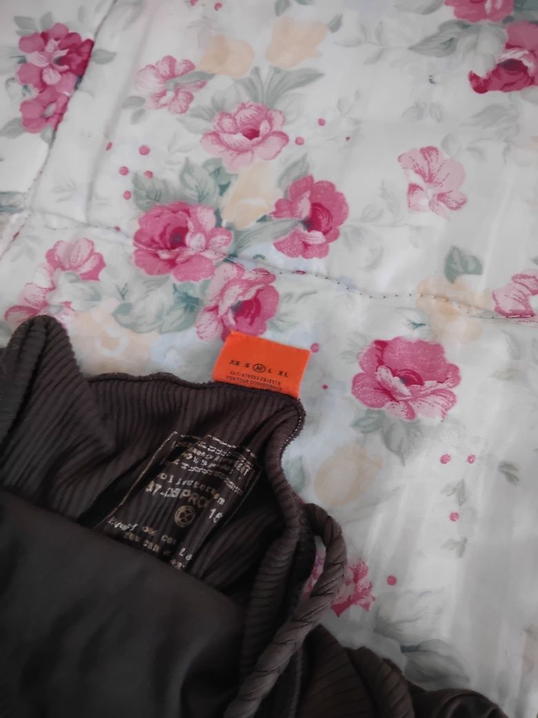 Três vestidos XS, M, L