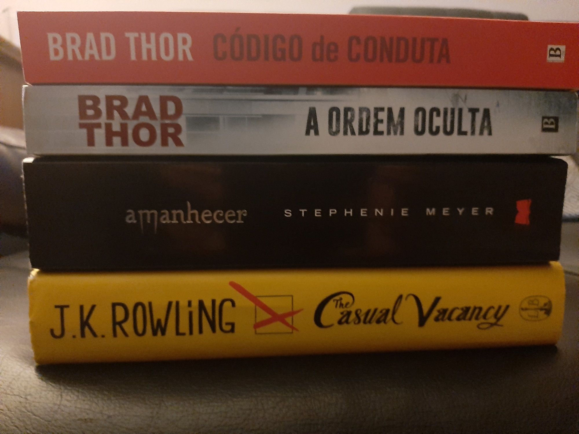 Stephenie meyer Rowling casual vacancy brad thor conduta ordem conduta