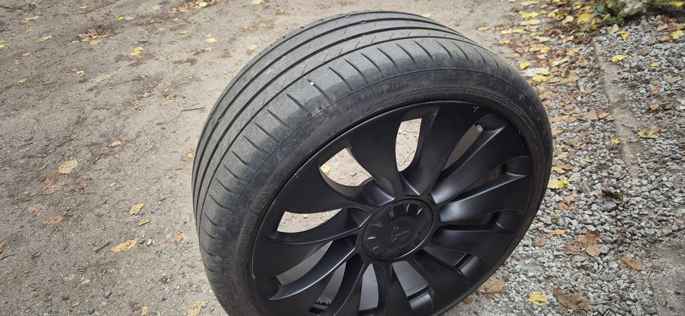 Колеса Tesla Y R21 різноширокий комплект