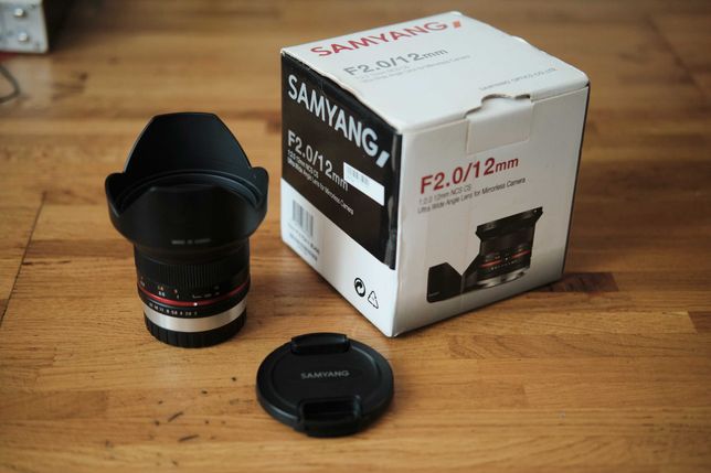 Obiektyw szerokokątny Samyang 12 mm F 2.0 Fujifilm xf MF NCS CS