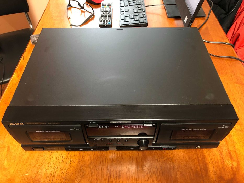 Касетна дека  Aiwa AD-WX737.