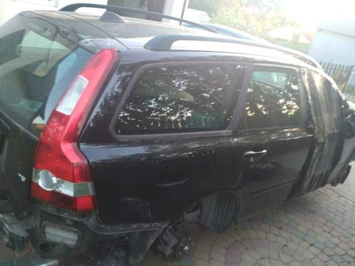 Części samochodowe Volvo V50 2,4 2,5 2005 r.