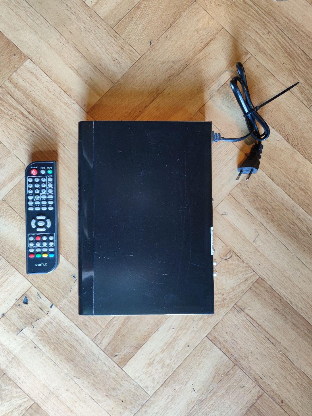 Dekoder tuner DVB-T LTC HD-303 z pilotem