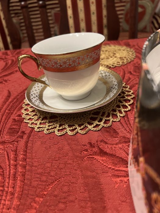 Nowy zestaw eleganckich porcelanowych filiżanek