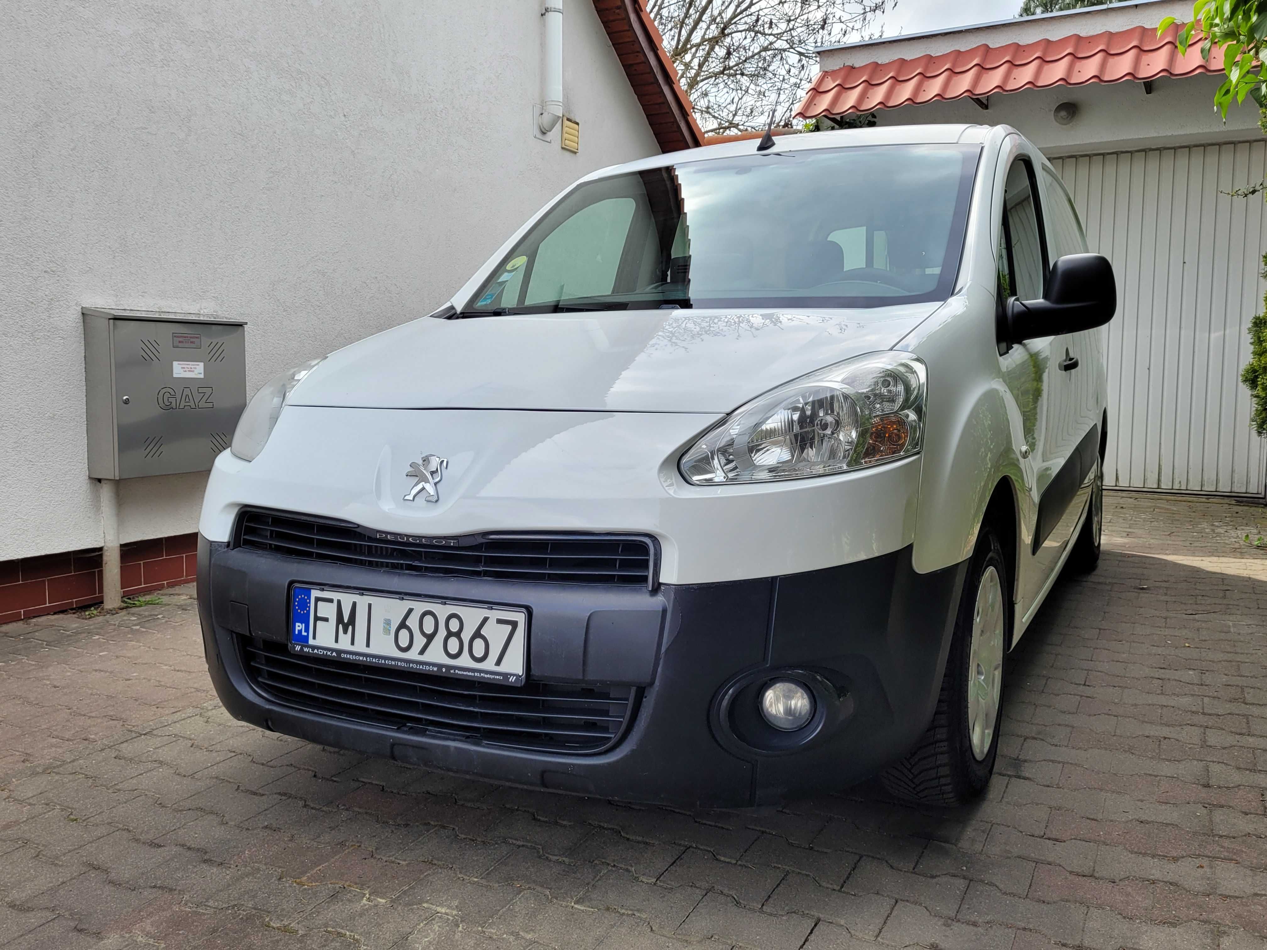 Peugeot Partner 1.6 HDI 90 KM Zarejestrowany Nawigacja Parktronik Hak